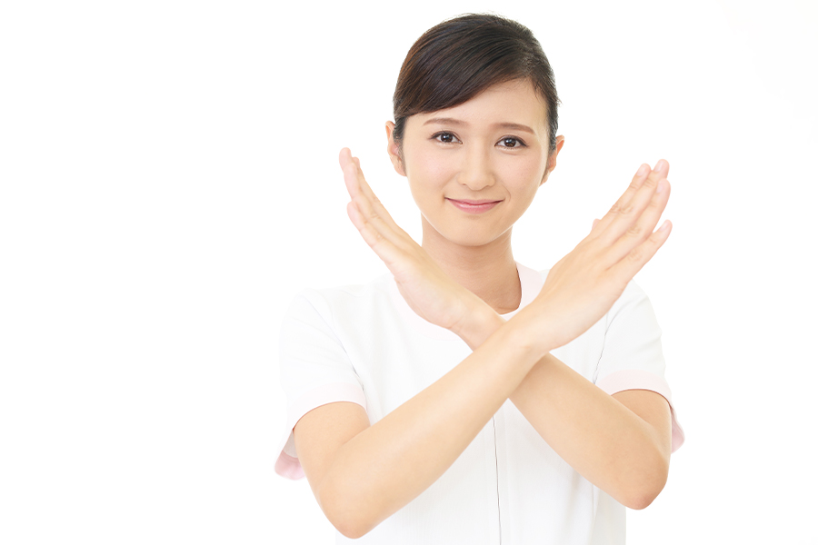 むし歯が大きく健全な歯質が残っておらず十分な強度がない場合適応できない